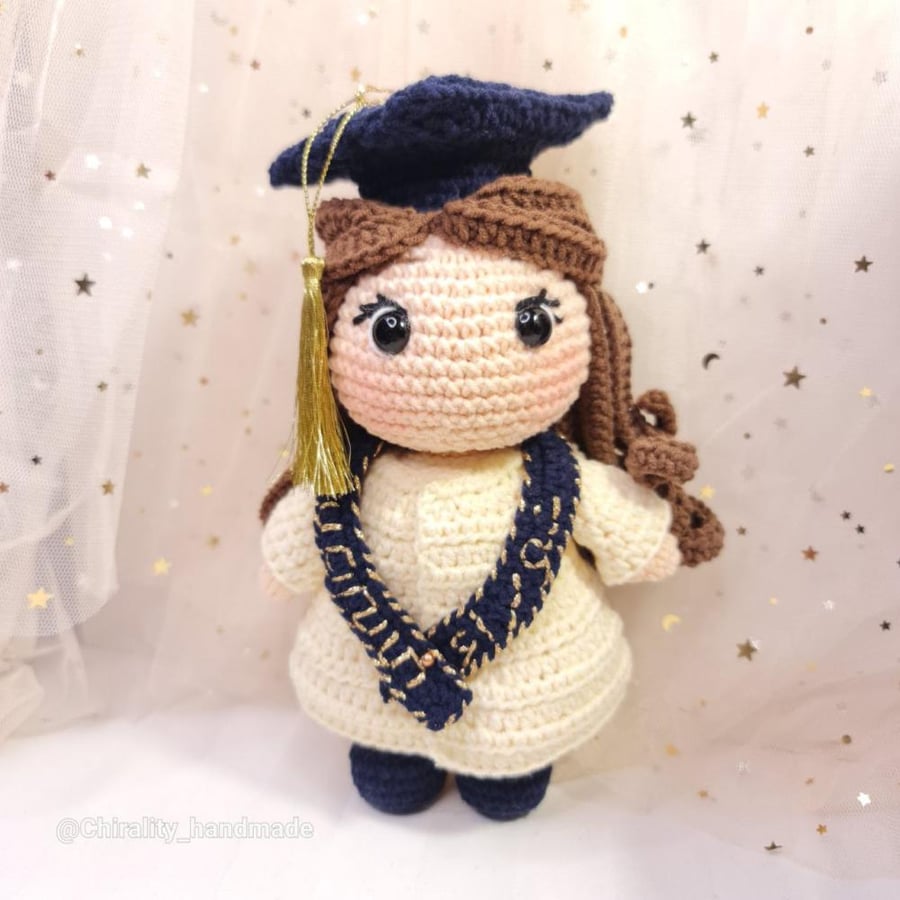 Mini graduation doll – Crochet graduation gift 20cm
