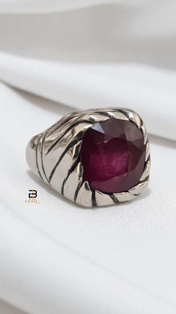 Ring with ruby stone