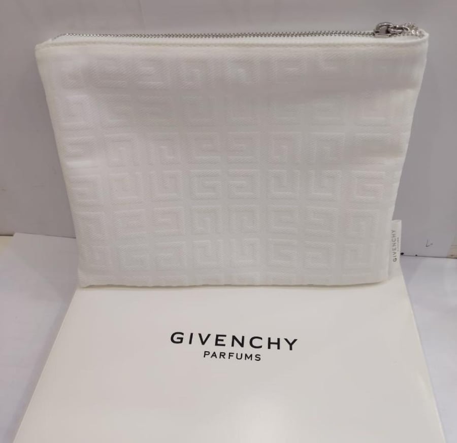 GIVENCHY FLAT WHITE POUCH PLATE BLANCHE