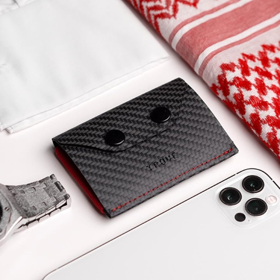 Third edition card wallet in fiber and red from Trof