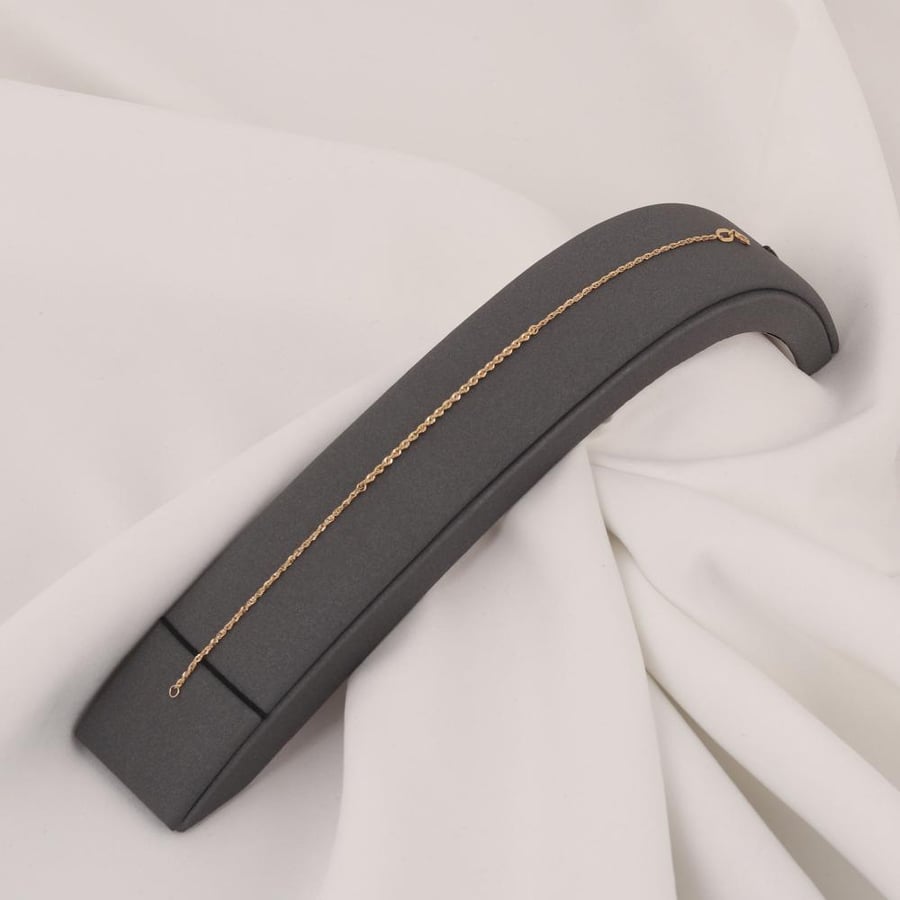 اسوارة ذهب مبروم عيار 18