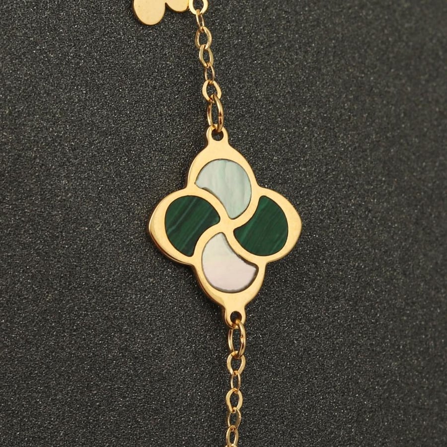 شال بألوان الورد