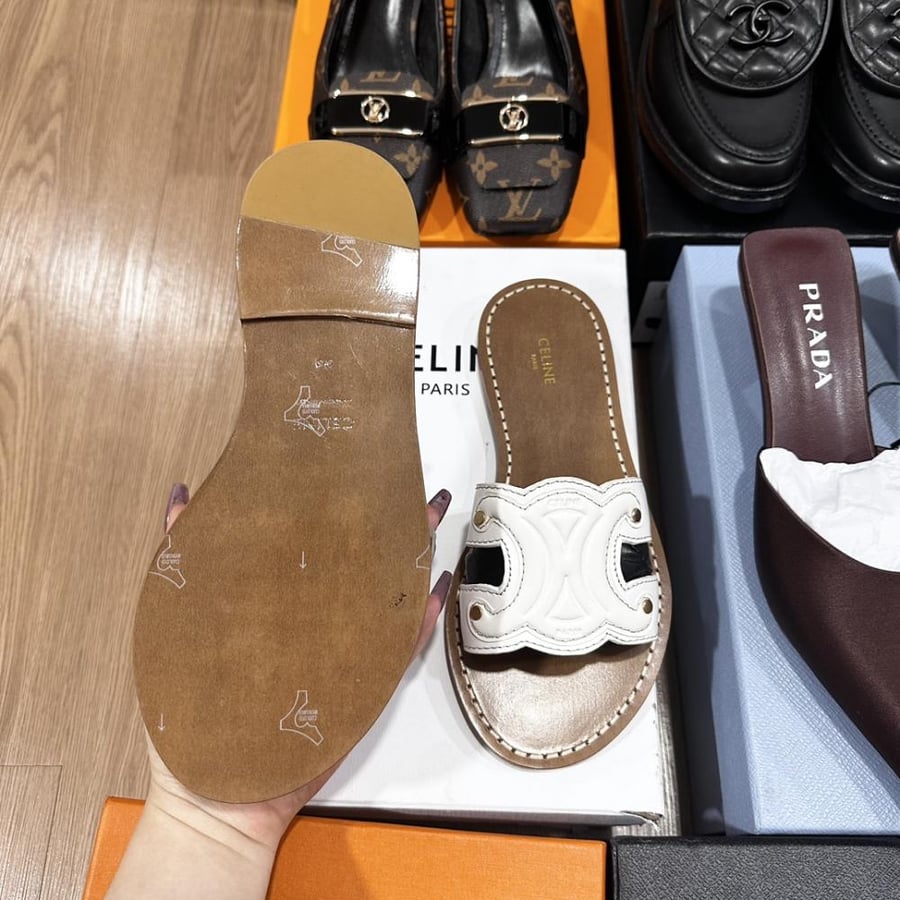 CE slippers