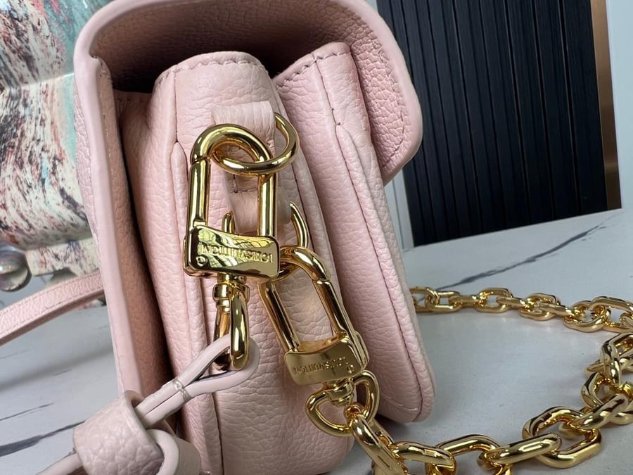 LV Pochette Metis 21.5cm