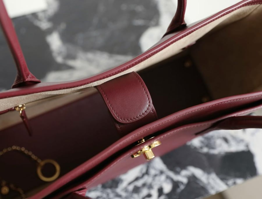 Chanel Calfskin Archetype Small Shopping Tote / حقيبة تسوق من جلد العجل من شانيل