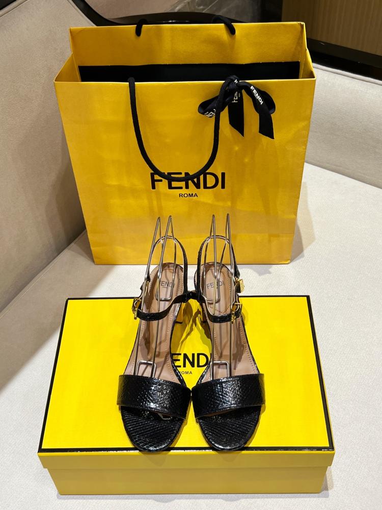 Fendi Delfina sandals / صندل فندي دلفينا