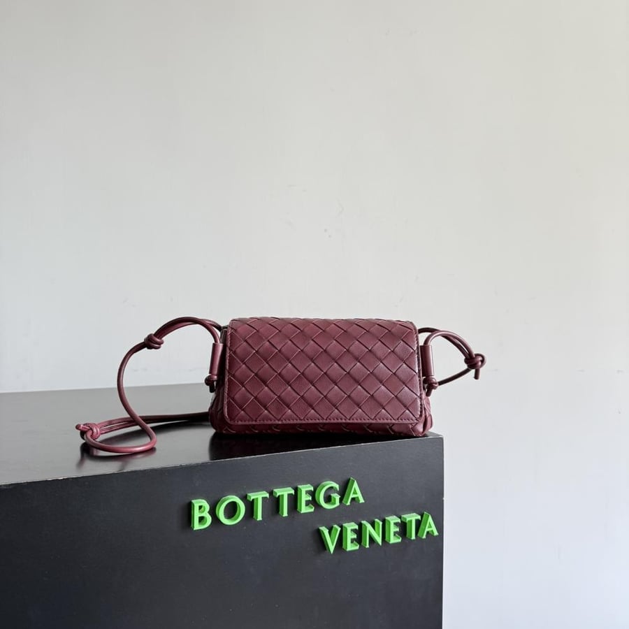 Bottega Veneta Notturno / بوتيغا فينيتا نوتورنو