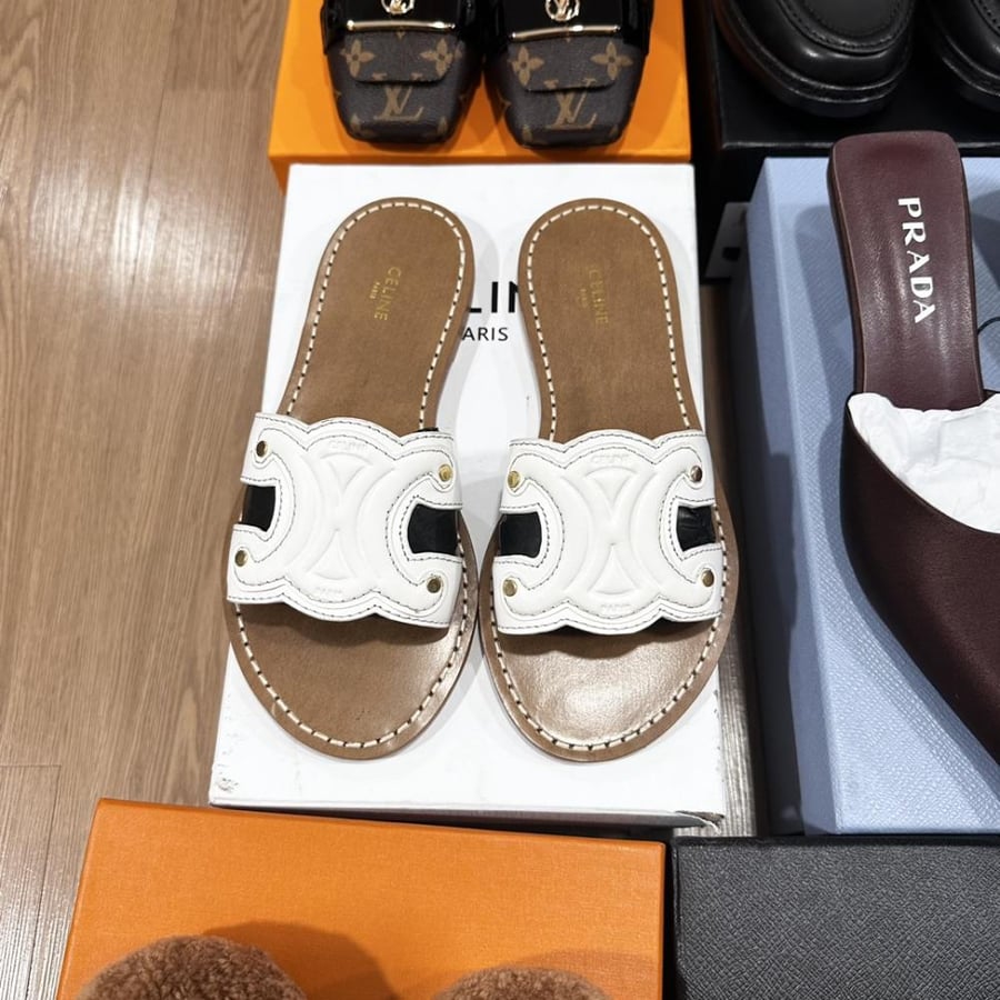 CE slippers