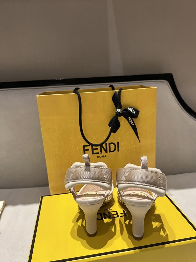 Fendi Colibrì slingback