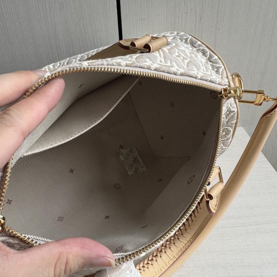 Louis Vuitton Speedy Soft 30 / حقيبة لويس فويتون سبيدي سوفت 30