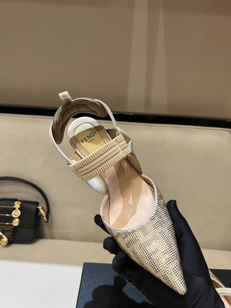 Fendi Colibrì Slingback Pumps / فندي كوليبيري