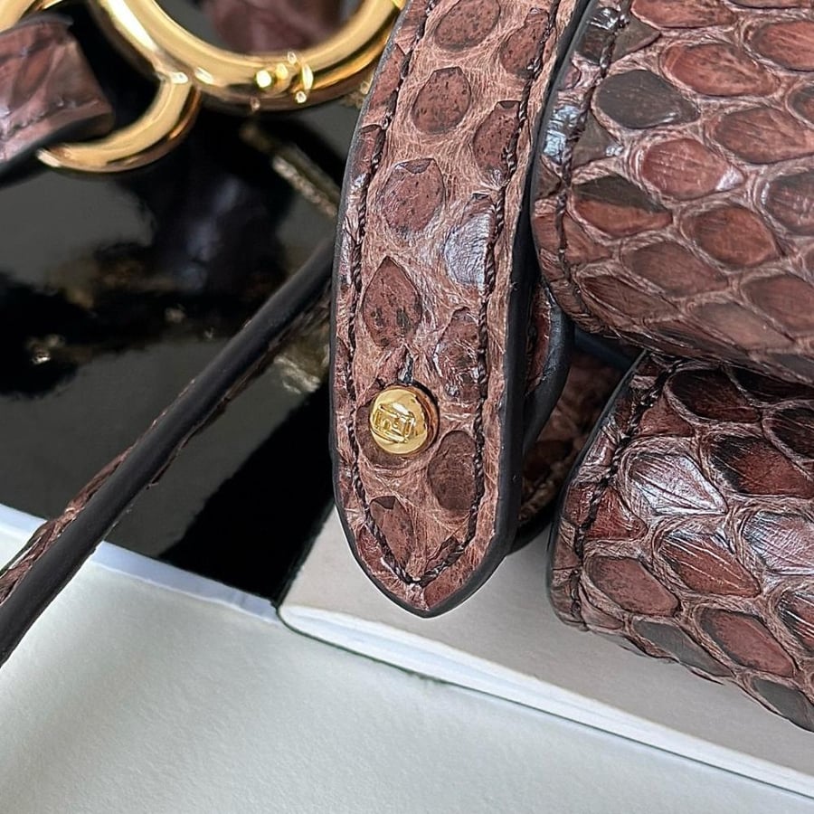 Peekaboo ISeeU python leather / فندي بيكابو آي سي يو من جلد الثعبان