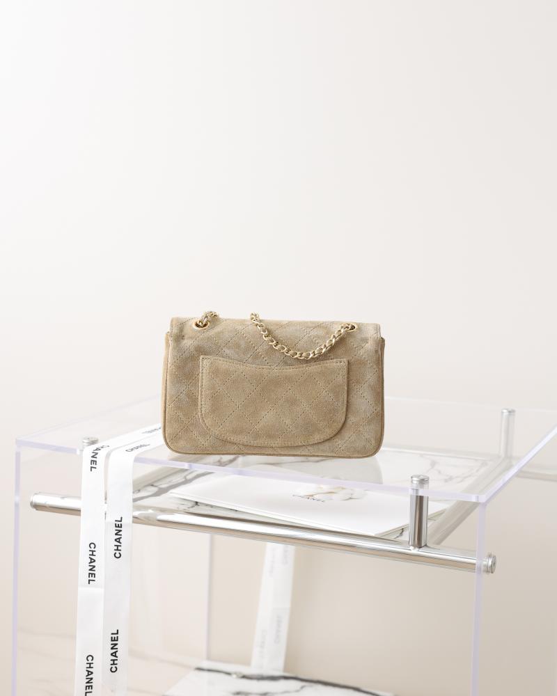 Chanel Maxi Flap bag 20cm