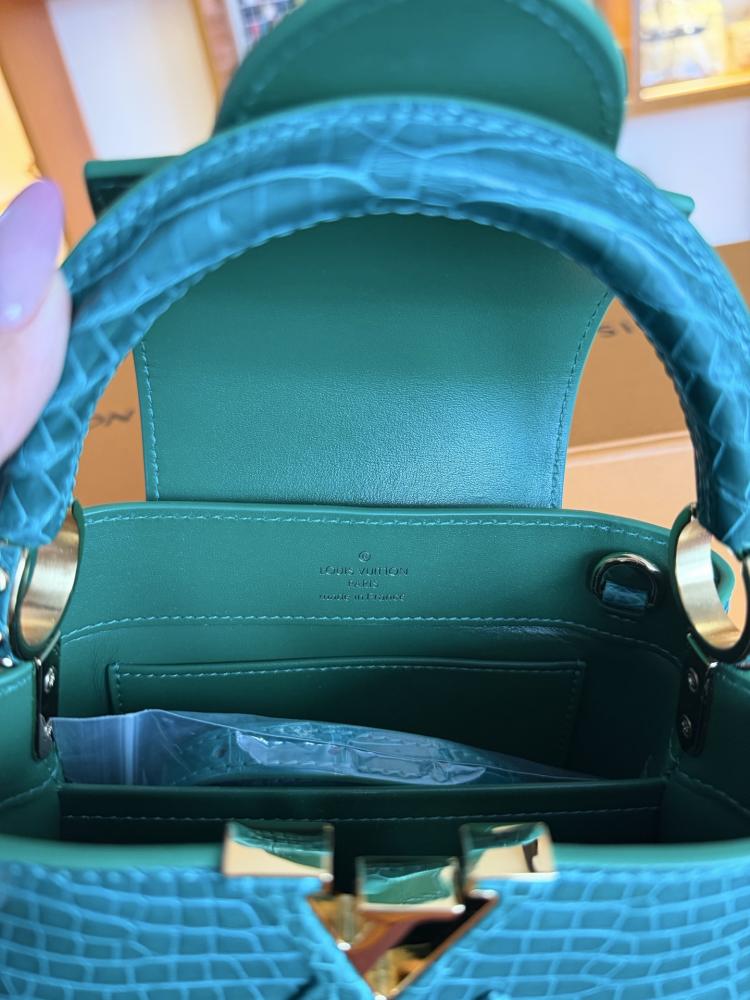 Louis Vuitton Capucines bag / حقيبة كابوسين من لويس فويتون