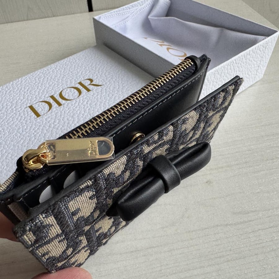 Dior Promenade Dahlia Wallet / محفظة ديور بروميناد داليا