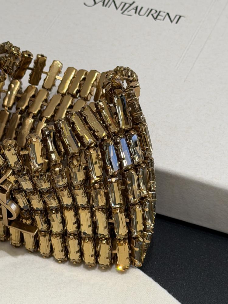 Saint Laurent Crystal Minaudière Evening Bag / حقيبة سهرة كريستال مينودير من سان لوران