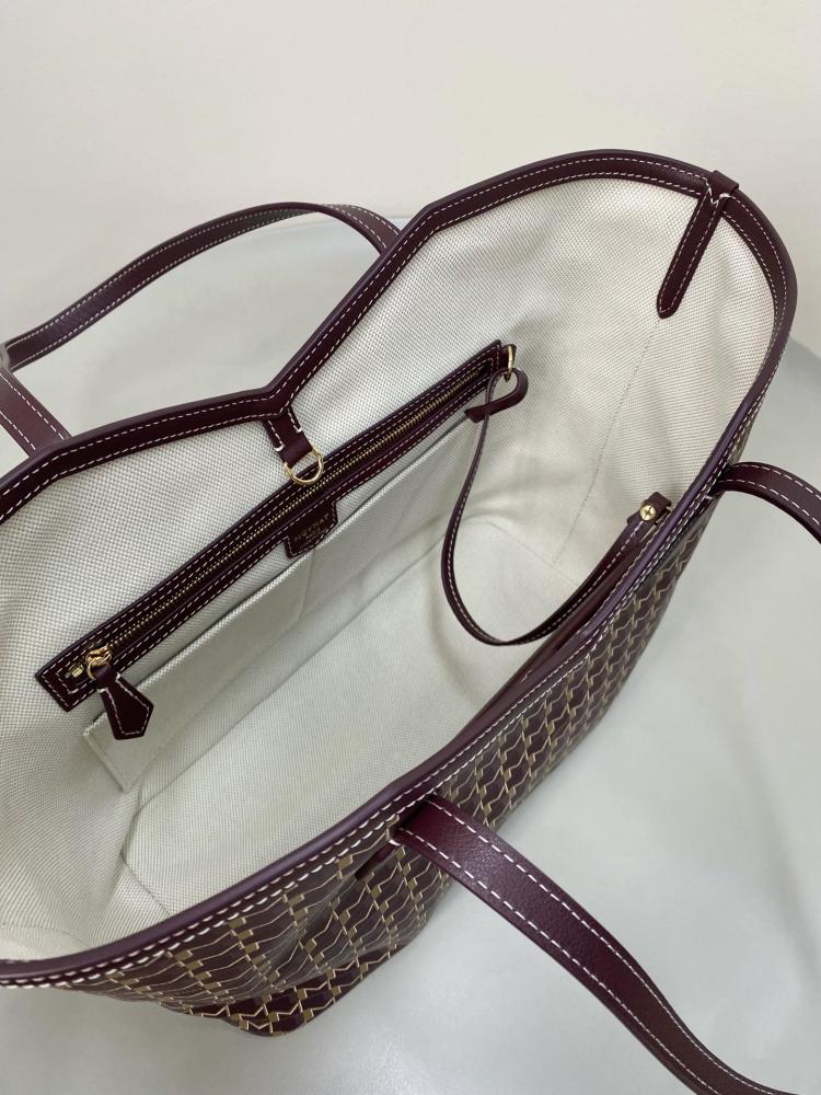 Moynat Calfskin M Tote PM / حقيبة موينات الجلدية متوسطة الحجم