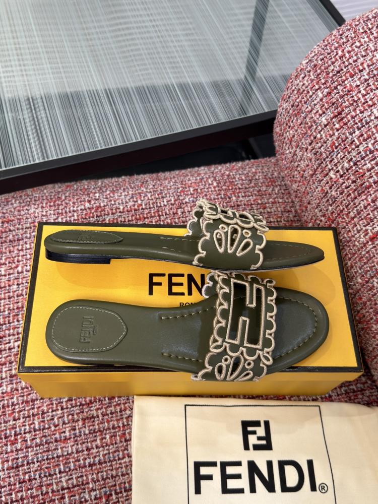Fendi Baguette slide sandals / صندل فندي باجيت