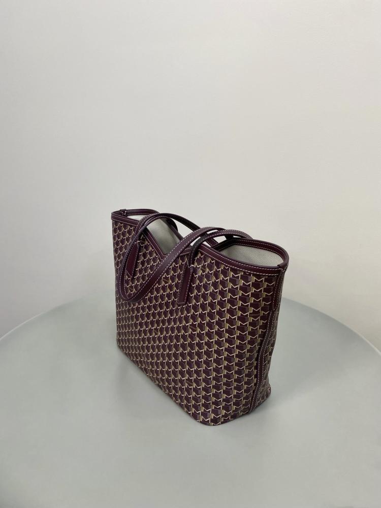 Moynat Calfskin M Tote PM / حقيبة موينات الجلدية متوسطة الحجم