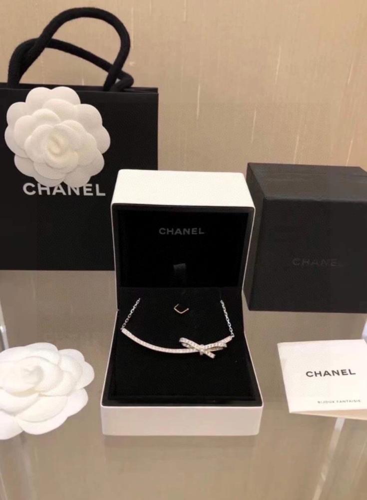 Chanel Ruban Short Necklace