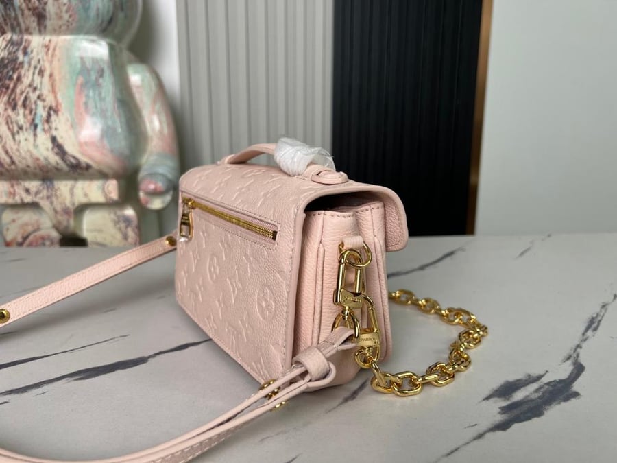 LV Pochette Metis 21.5cm