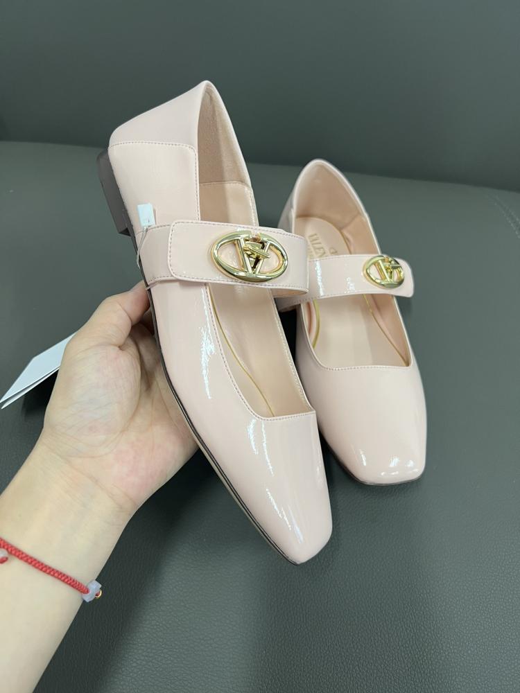Valentino Garavani VLogo Signature Leather Mary Jane Flats