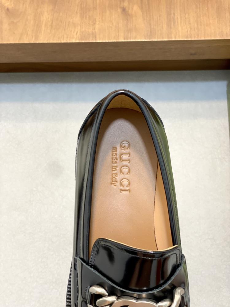 Gucci Loafers with Interlocking G Chain
