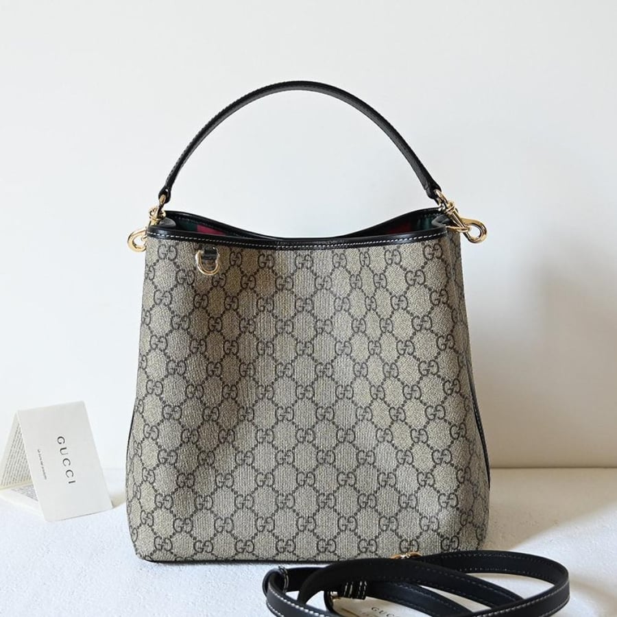 Gucci GG Emblem 25cm bucket bag / حقيبة دلو من غوتشي بشعار GG