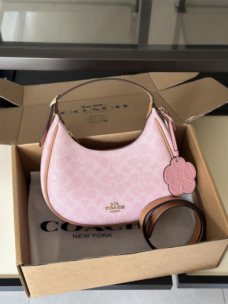 Coach Emily Shoulder Bag / حقيبة كتف كوتش إميلي