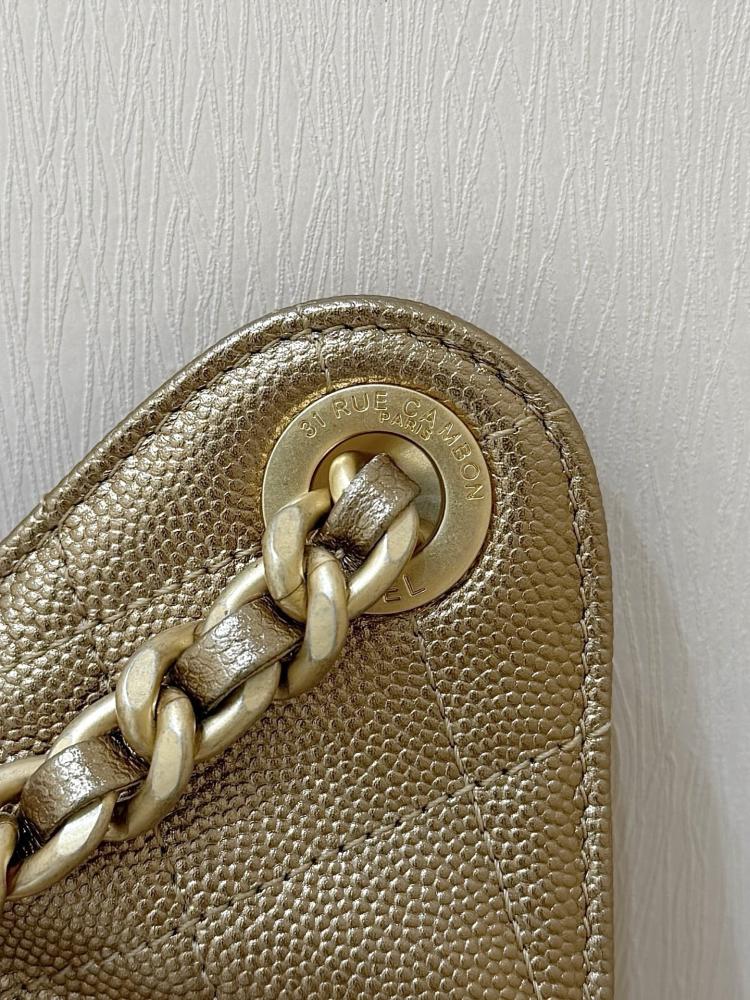 CHANEL HOBO 25C CAVIAR