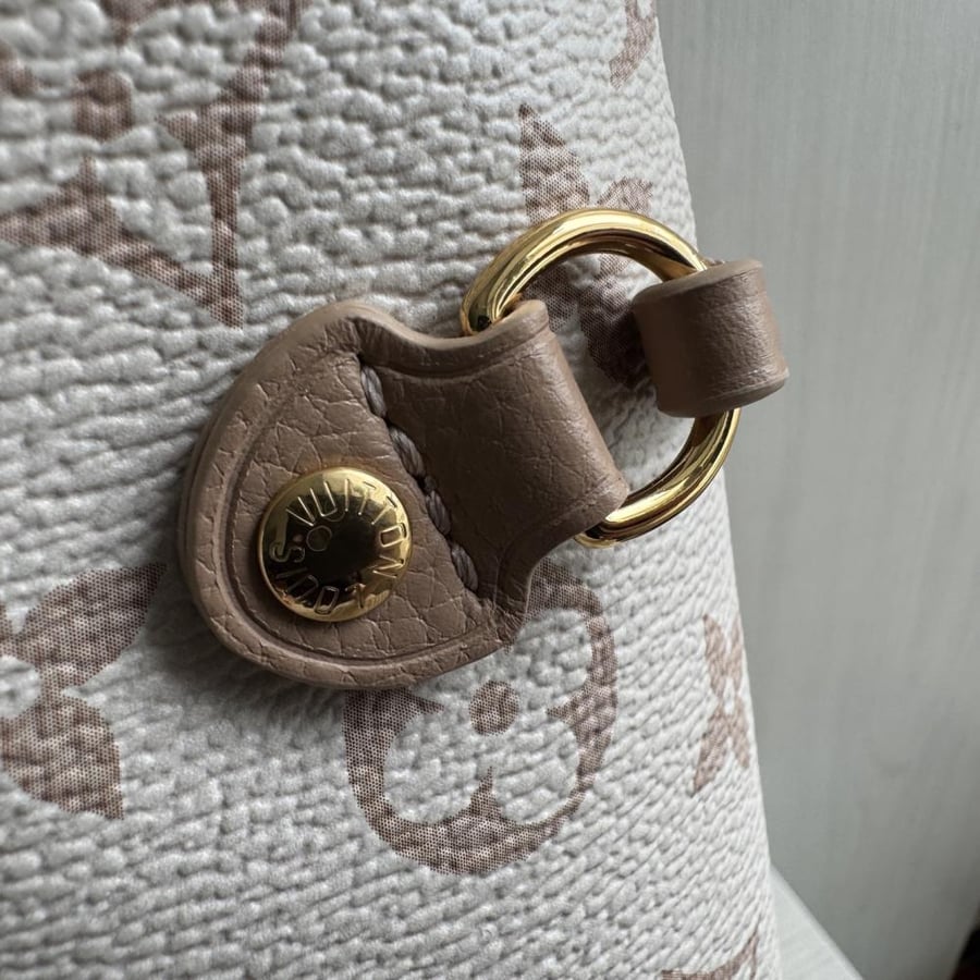 Louis Vuitton Neverfull Inside Out MM / حقيبة لويس فويتون نيفر فول إنسايد آوت MM