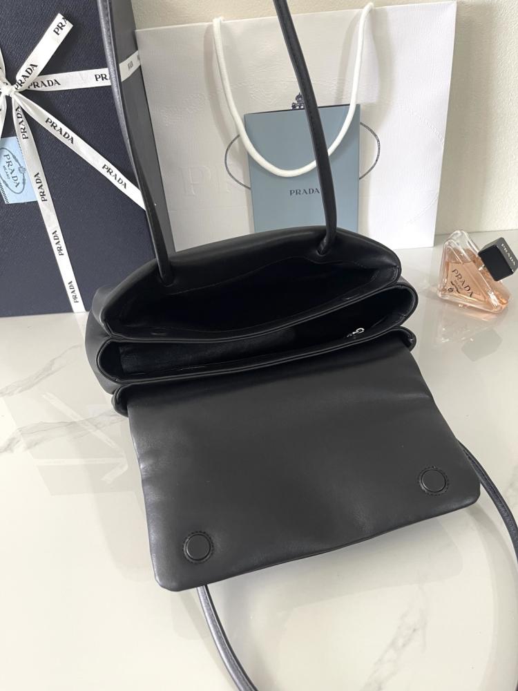 Prada Passage medium / حقيبة برادا باساج 28سم