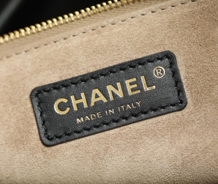 Chanel Calfskin Archetype Small Shopping Tote / حقيبة تسوق من جلد العجل من شانيل