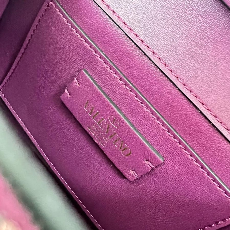Valentino Garavani VSLING bag / حقيبة فالنتينو غارافاني VSLING