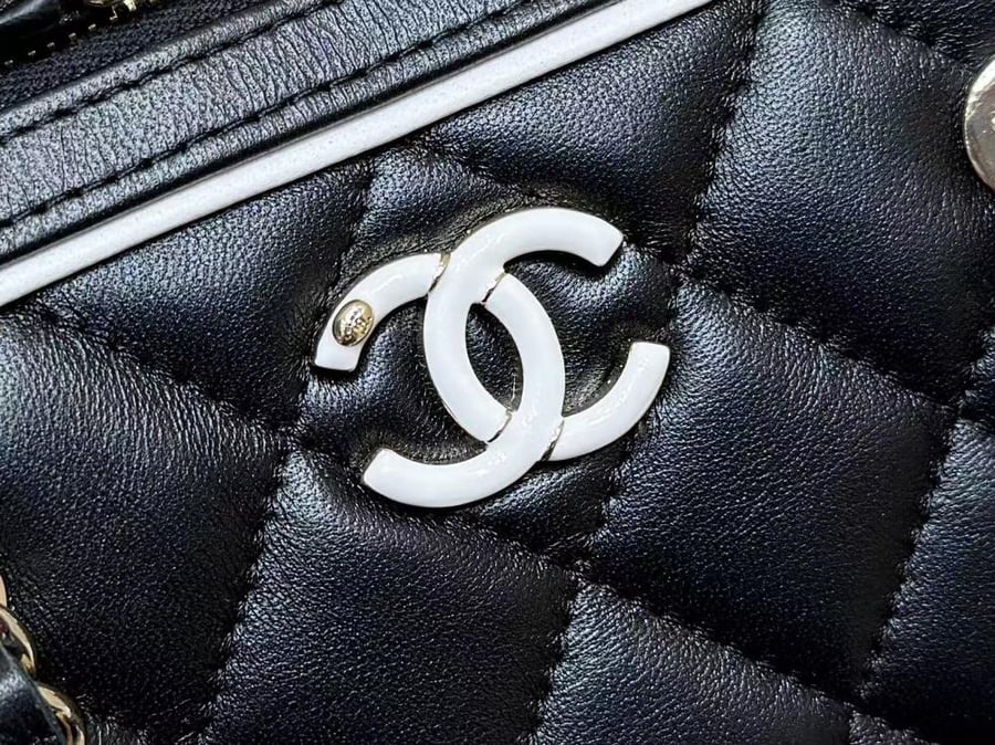 Chanel Matelasse Drum Mini Boston Bag Calfskin / حقيبة شانيل ميني بوسطن من جلد العجل