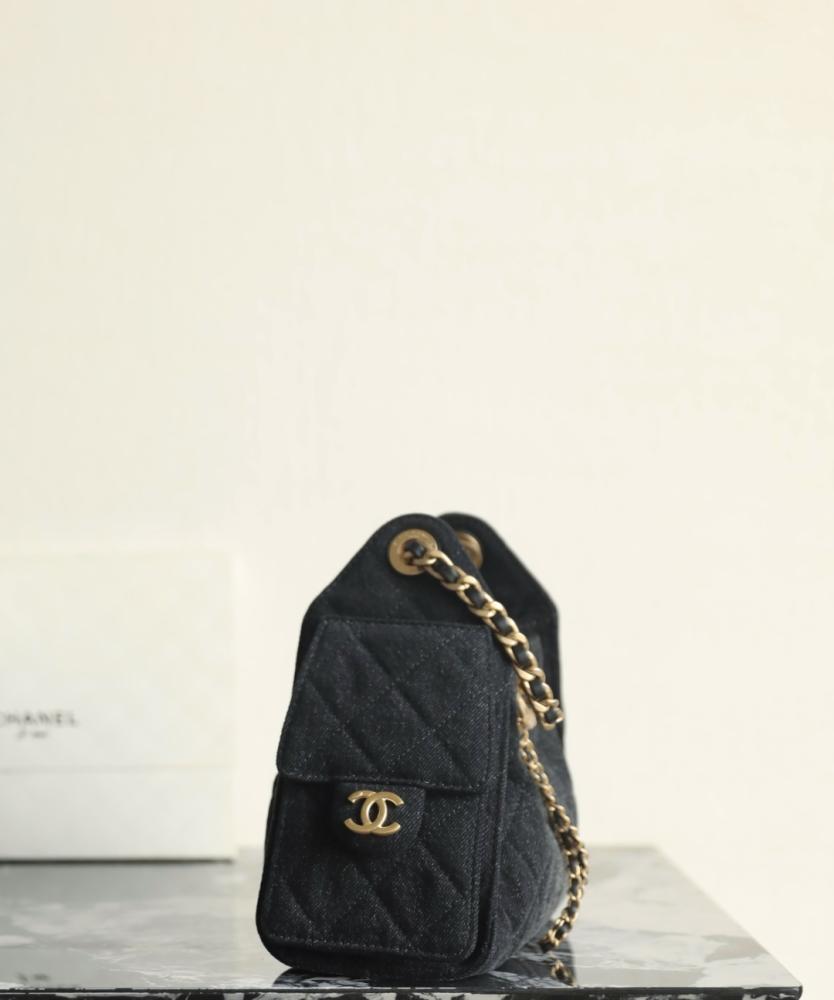 Chanel small 25 bag / حقيبة شانيل صغيرة 25