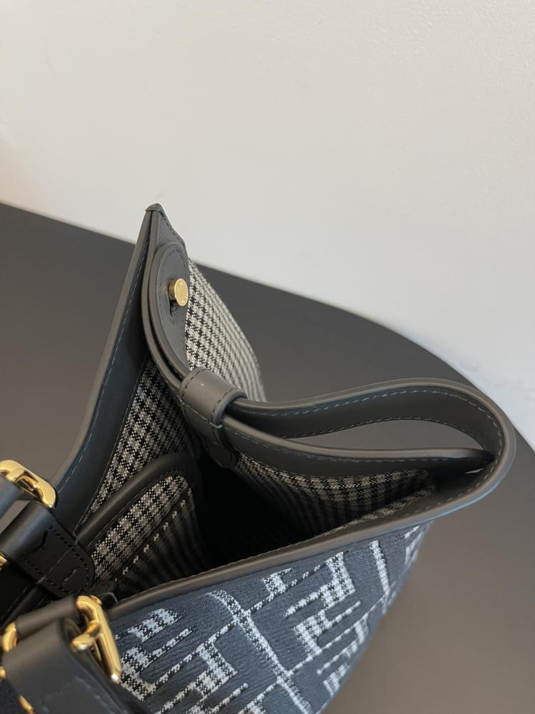 Peekaboo tote 41cm
