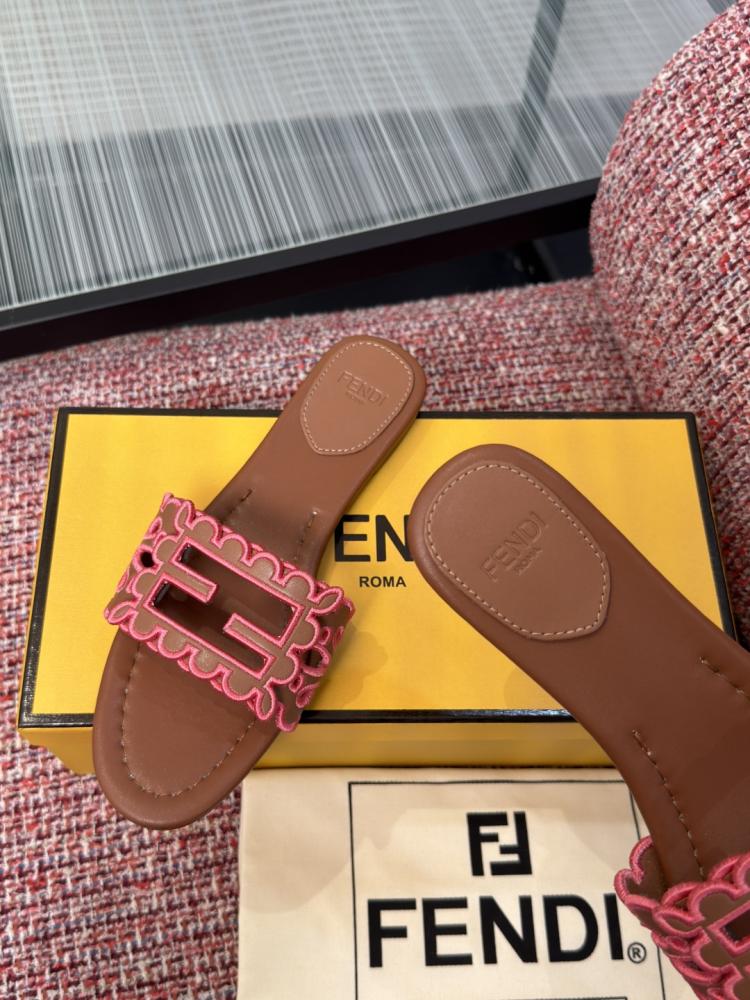 Fendi Baguette slide sandals / صندل فندي باجيت