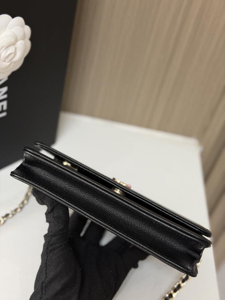 Chanel leather bag on chain (WOC) | حقيبة شانيل جلد بسلسلة (WOC)