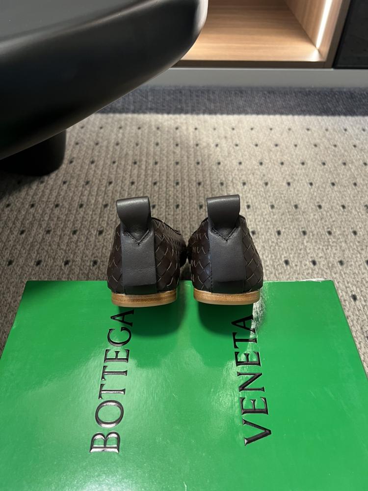 Bottega Veneta Charlotte ballet flats / حذاء باليه مسطح من بوتيغا فينيتا شارلوت