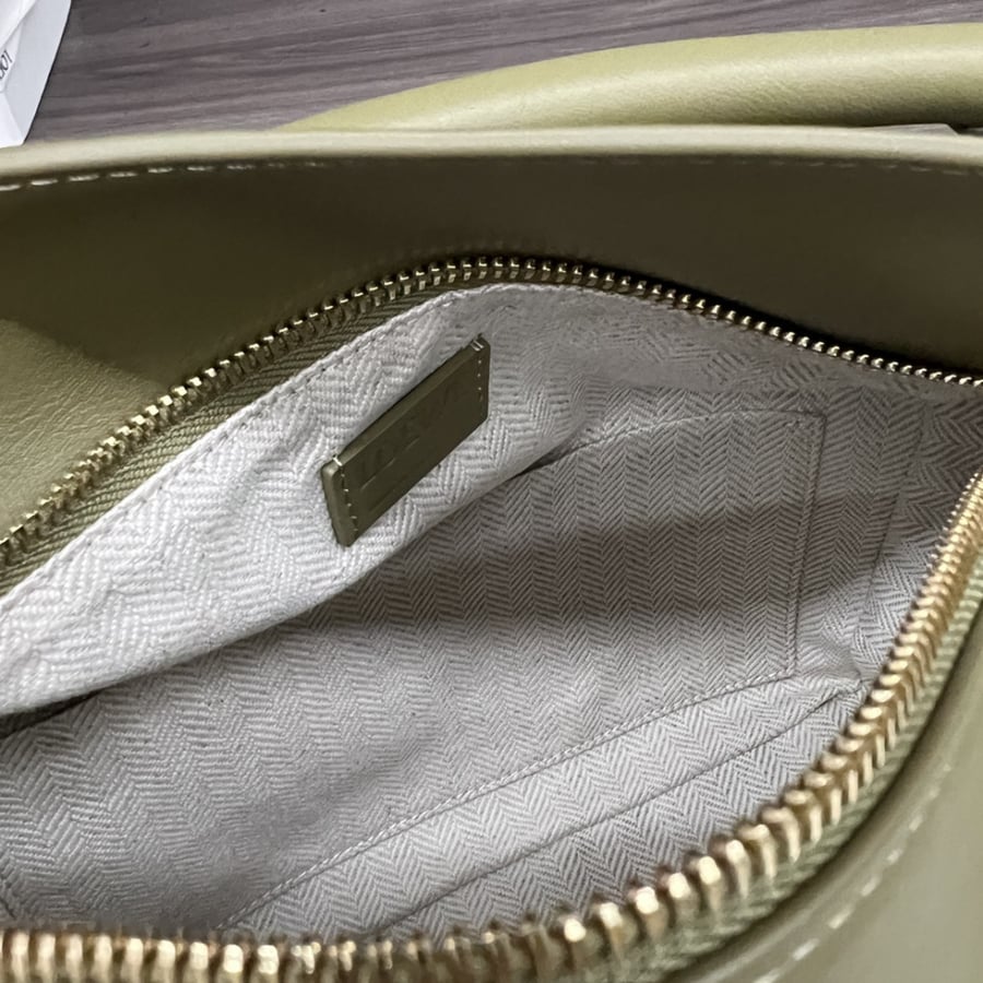 Loewe Puzzle Bag (لووي بازل باغ)