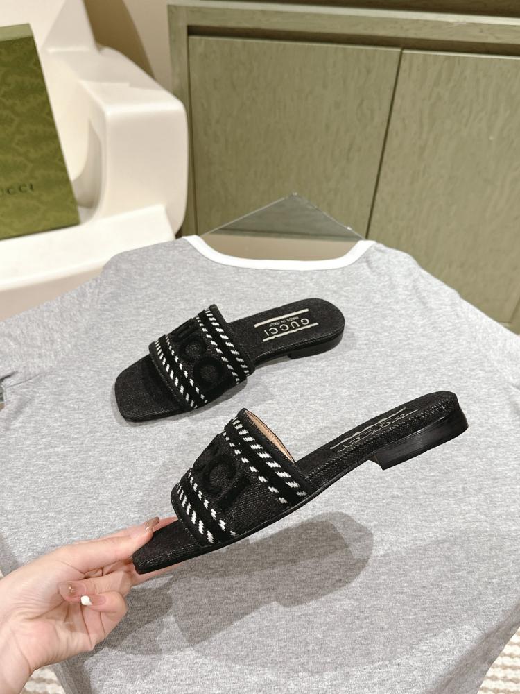 GG slippers