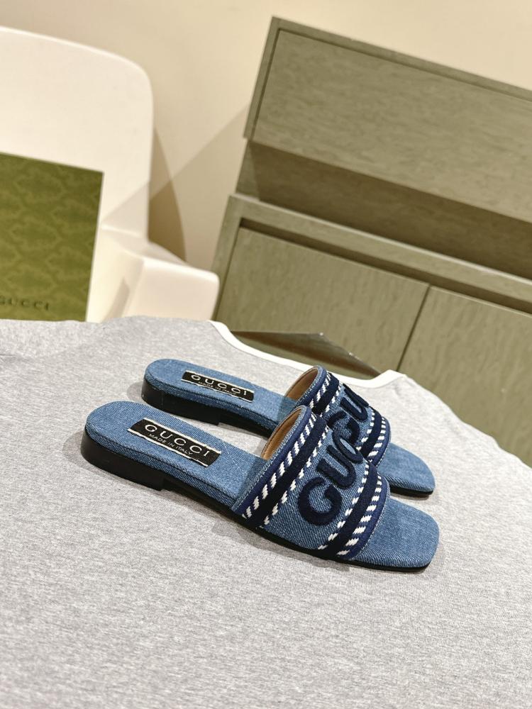 GG slippers