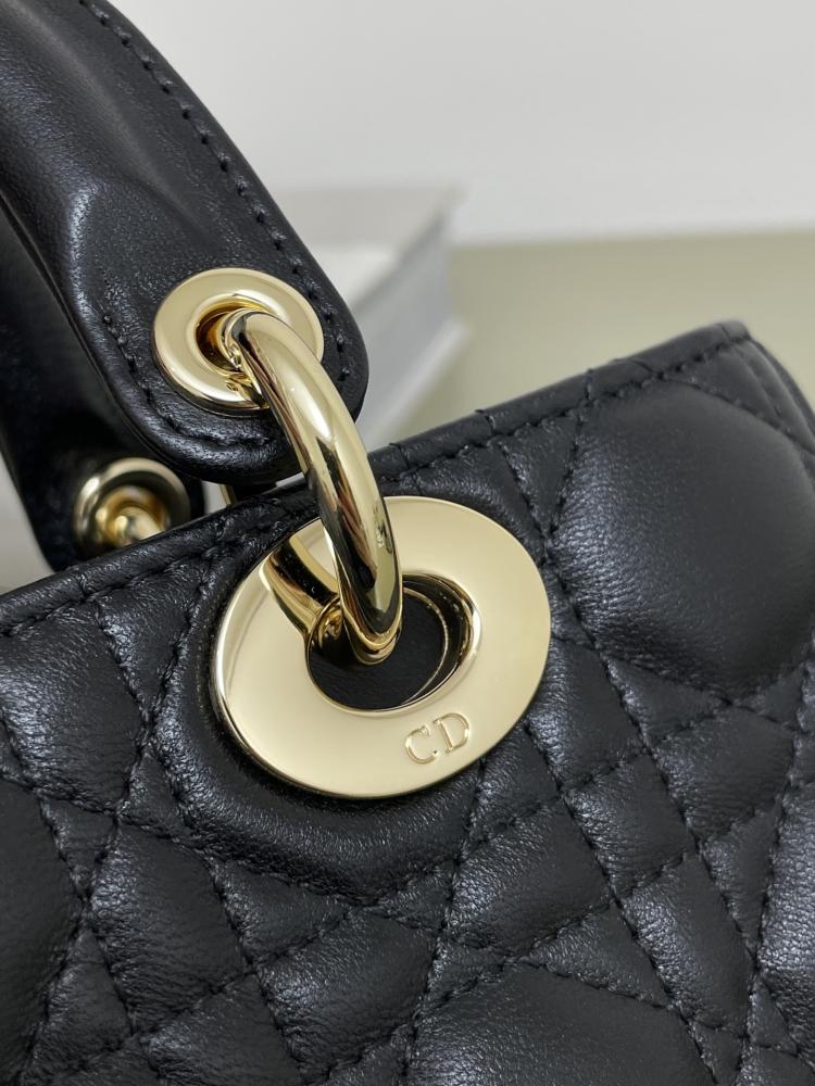 Christian Dior  Lady D-Joy bag lambskin / حقيبة كريستيان ديور ليدي دي جوي من جلد الخروف