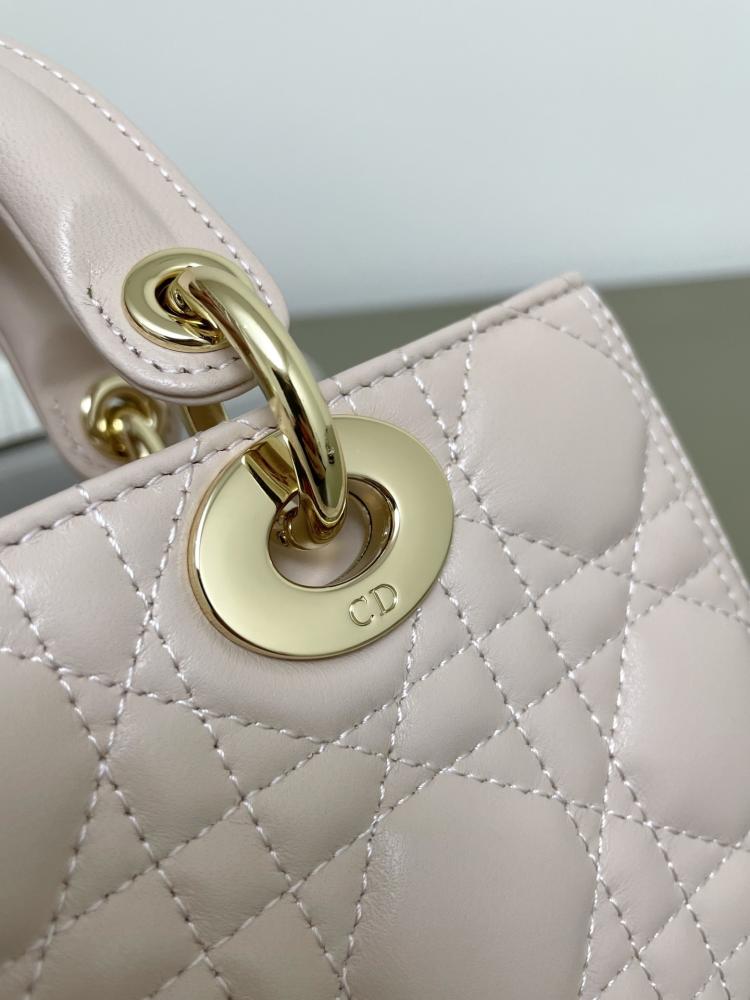 Christian Dior  Lady D-Joy bag lambskin / حقيبة كريستيان ديور ليدي دي جوي من جلد الخروف
