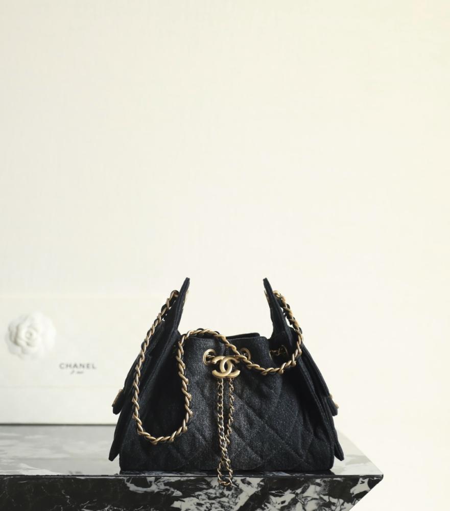 Chanel small 25 bag / حقيبة شانيل صغيرة 25