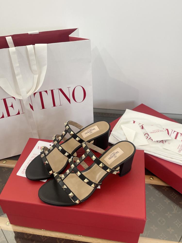 Valentino Garavani Rockstud 60 slide sandals / صندل فالنتينو غارافاني روكستد 60