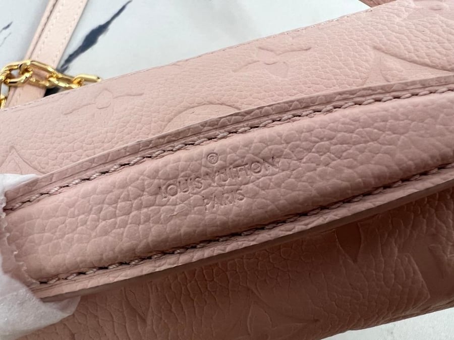 LV Pochette Metis 21.5cm