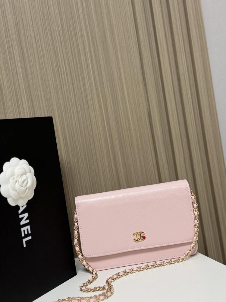 Chanel leather bag on chain (WOC) | حقيبة شانيل جلد بسلسلة (WOC)