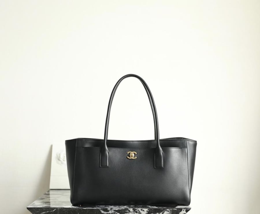 Chanel Calfskin Archetype Small Shopping Tote / حقيبة تسوق من جلد العجل من شانيل